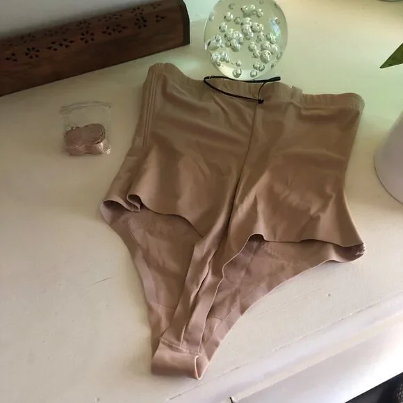 Honeylove Strong Support Mid-Waist Superpower Thong Sand Size Medium